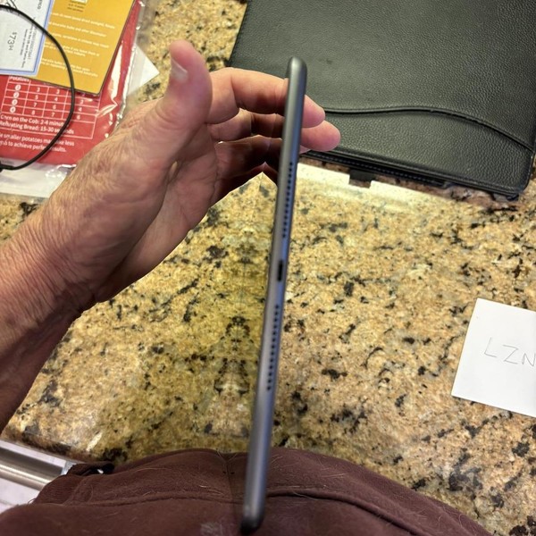 Apple iPad 9th Gen - Wi-Fi, 64 GB, Gray, A2602