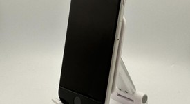 Good
													Apple iPhone SE 2nd Gen 2020 - Unlocked, White, 64 GB, A2275, photo 1 of 5