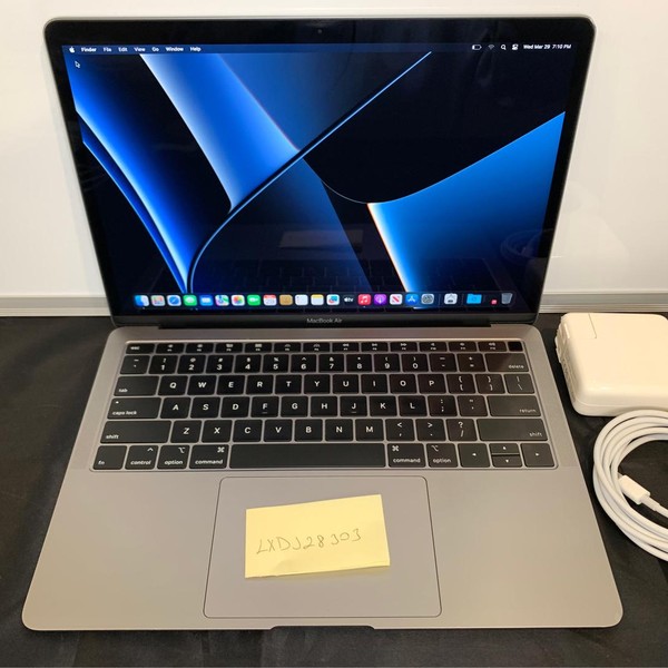 MacBook Air 2019 - 13 inch - 256 GB, Gray, 16 GB, Intel Core i5