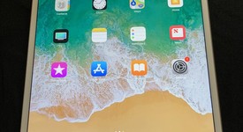 Good
													Apple iPad Pro 10.5" - AT&T, Gold, 64 GB, photo 1 of 2