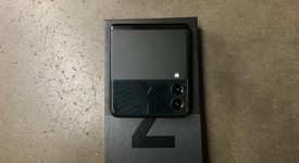Good
													Samsung Galaxy Z Flip3 5G - Verizon, Black, 128 GB, 8 GB, SM-F711U, photo 2 of 7