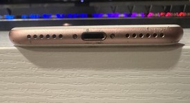 Good
													Apple iPhone 7 - Verizon, Rose Gold, 128 GB, A1660, photo 6 of 6