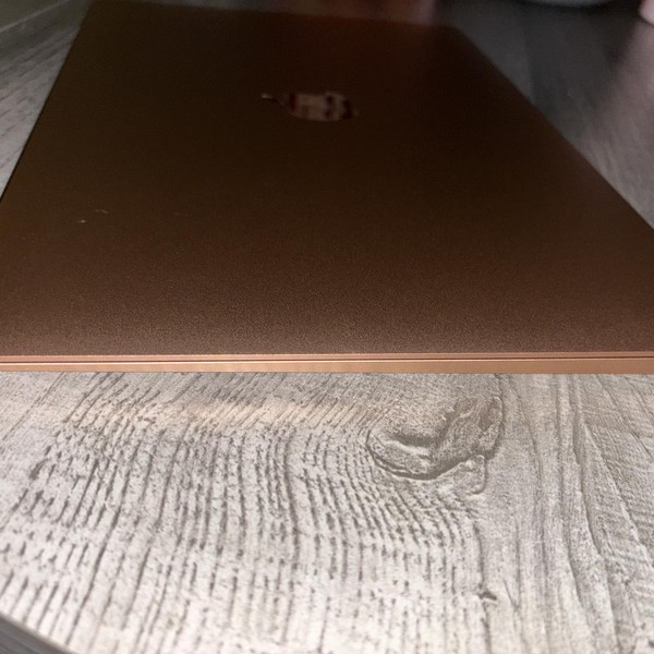 MacBook Air 2019 - 13 inch - 128 GB, Gold, 8 GB, Intel Core i5