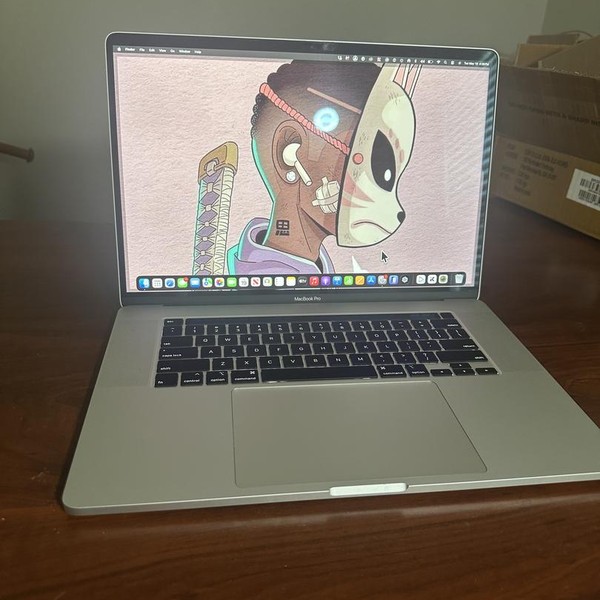 MacBook Pro 2019 - 16 inch - 512 GB, Silver, 16 GB, Intel Core i7