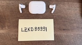 Used
													Apple AirPods Pro - Wireless Case, photo 1 of 3