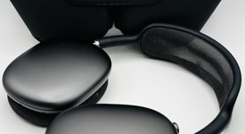 Used
													Apple AirPods Max - Gray, photo 1 of 8