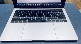 Good
													MacBook Pro 2017 (With Touch Bar) - 13" - I5, Gray, 256 GB, 8 GB, photo 2 of 9