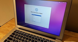 Fair
													MacBook Air 2017 - 13" - I5, Silver, 256 GB, 8 GB, photo 4 of 6