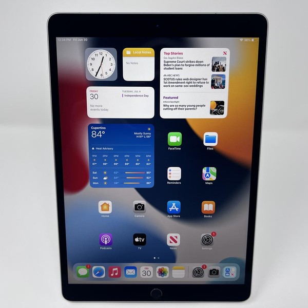 Apple iPad Pro 10.5 inch - Unlocked, 64 GB, Gray