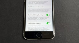 Fair
													Apple iPhone SE 2nd Gen 2020 - Unlocked, White, 64 GB, A2275, photo 2 of 7