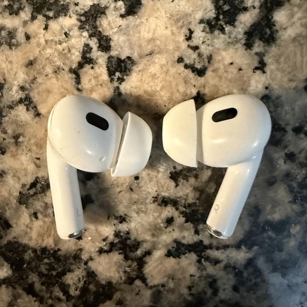Apple AirPods Pro 2 - USB-C