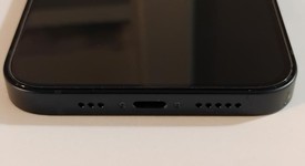 Mint
													Apple iPhone 13 - Unlocked, Midnight, 128 GB, A2482, photo 5 of 11