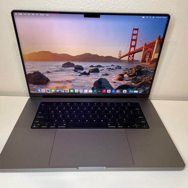 MacBook Pro 2021 - 16 inch - 512 GB, Gray, 32 GB, Apple M1 Pro 10-core