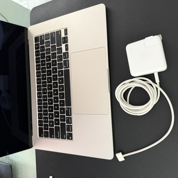 MacBook Air 2023 (M2) - 15 inch - 512 GB, Starlight, 24 GB, Apple M2