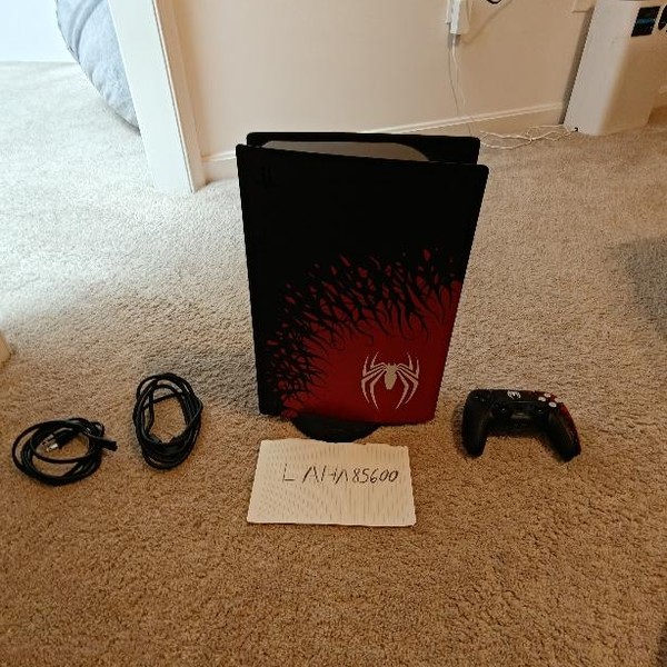 PlayStation 5 Standard Edition (2020) - 825 GB, Spider-Man 2