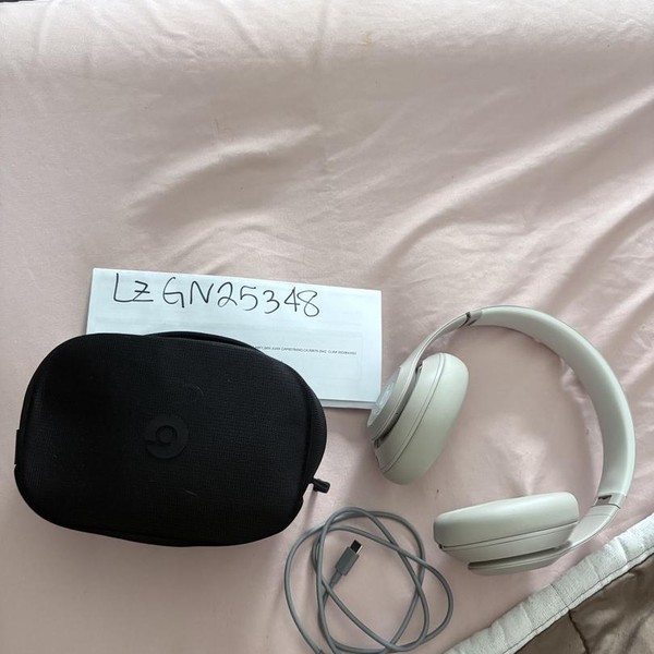 Beats Studio Pro - Sandstone