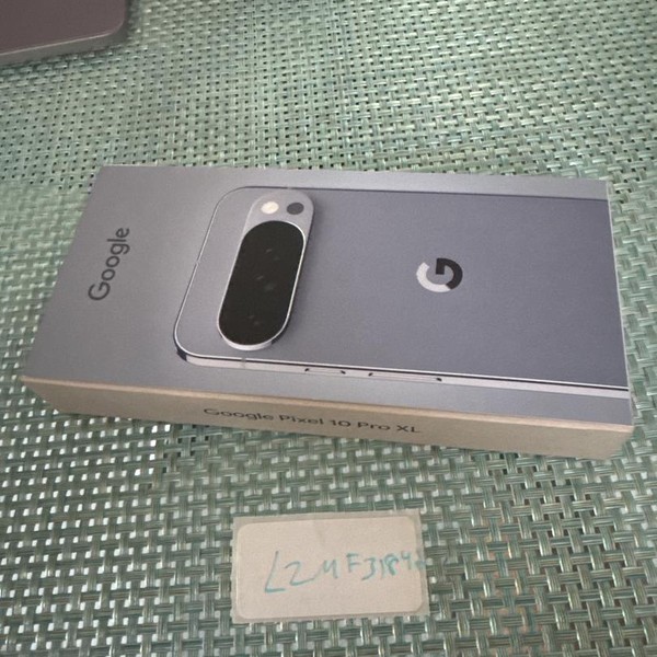 Google Pixel 10 Pro XL - Unlocked, 256 GB, Moonstone, GUL82