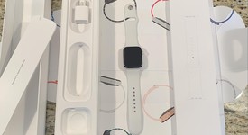 Mint
													Apple Watch Series 4 44mm - Silver, A1978 - GPS, Aluminum, photo 1 of 6