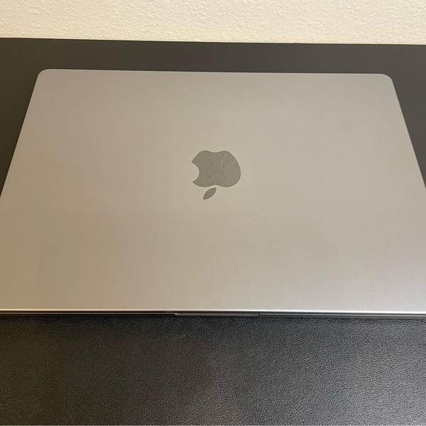 MacBook Pro 2021 - 14 inch - 1 TB, Gray, 32 GB, Apple M1 Max