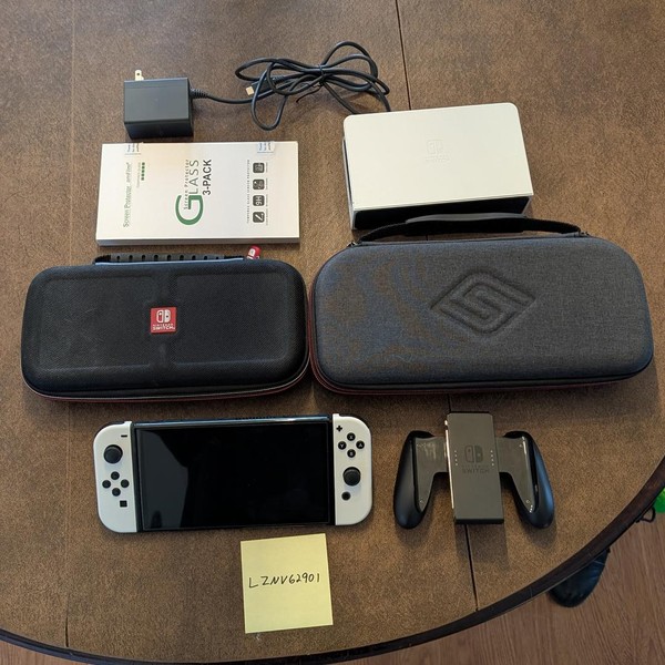 Nintendo Switch - OLED - 64 GB, White