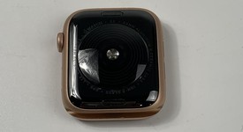 Good
													Apple Watch SE 1st Gen 44mm - Unlocked, Gold, A2354 - Cellular, Aluminum, photo 2 of 6