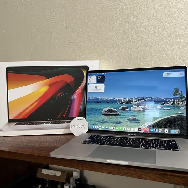 MacBook Pro 2019 - 16 inch - 512 GB, Silver, 16 GB, Intel Core i7