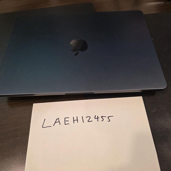 MacBook Air 2022 (M2) - 13 inch - 512 GB, Midnight, 16 GB, Apple M2