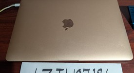 Good
													MacBook Air 2020 - 13" - I3, Gold, 256 GB, 8 GB, photo 2 of 22