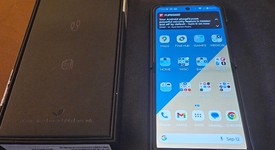 Mint
													Motorola Razr Plus (2024) - Unlocked, Navy Blue, 256 GB, 12 GB, photo 2 of 9