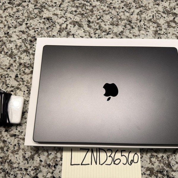 MacBook Pro Late 2023 (M3) - 16 inch - 1 TB, Black, 36 GB, Apple M3 Max 14-core, 30-core GPU