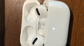 Used
													Apple AirPods Pro 1st Gen - MagSafe Case, photo 3 of 8