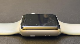 Fair
													Apple Watch Series 3 42mm - Gray, A1859, Aluminum - GPS, photo 4 of 10