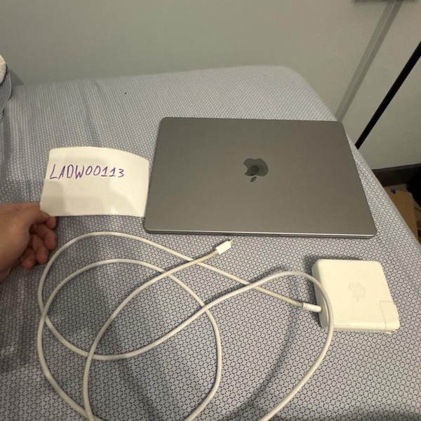 MacBook Pro 2021 - 14 inch - 512 GB, Silver, 16 GB, Apple M1 Pro 10-core