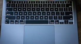 Good
													MacBook Air 2020 - 13" - I5, Silver, 512 GB, 8 GB, photo 4 of 14