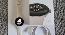 Mint
													Google Pixel Watch 2 - Unlocked, Silver, LTE, photo 3 of 9