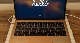 Good
													MacBook Air 2019 - 13" - I5, Gold, 256 GB, 8 GB, photo 4 of 15