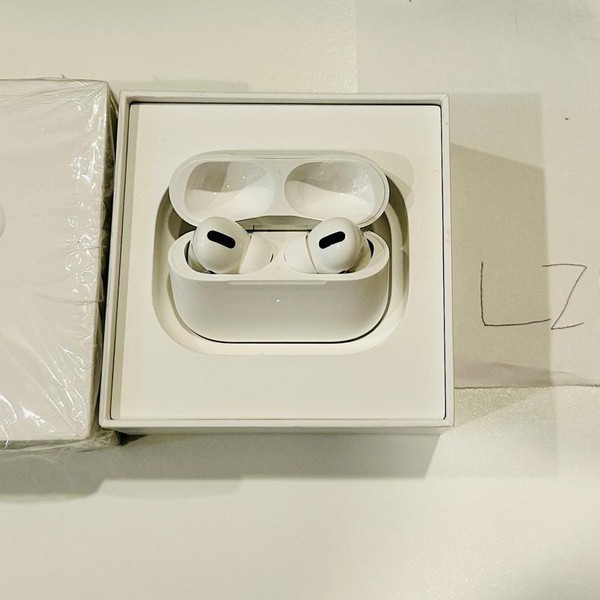 Apple AirPods Pro - MagSafe Case