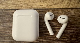 Used
													Apple AirPods 1st Gen - Lightning Case, photo 3 of 7