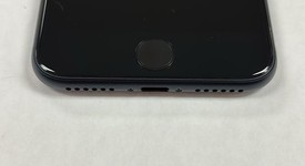 Mint
													Apple iPhone SE 3rd Gen 2022 - Unlocked, Midnight, 64 GB, A2595, photo 4 of 7