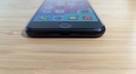 Good
													Apple iPhone SE 3rd Gen 2022 - Unlocked, Midnight, 64 GB, A2595, photo 3 of 14