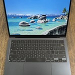 Good MacBook Air 2022 (M2) - 13 inch - 512 GB, Midnight, 16 GB, Apple M2