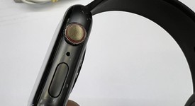 Fair
													Apple Watch Series 5 44mm - Unlocked, Silver, A2095 Cellular, Aluminum, photo 3 of 6