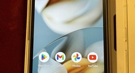 Mint
													Google Pixel 9a - T-Mobile, Porcelain, 128 GB, 8 GB, photo 2 of 20