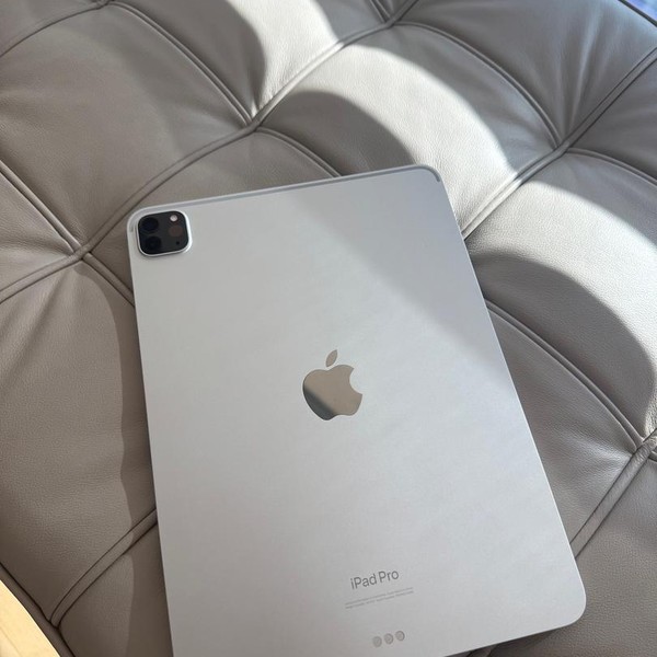 Apple iPad Pro 11 inch 4th Gen 2022 - Wi-Fi, 256 GB, Silver