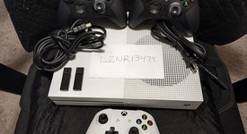 Good
													Xbox One S (2016) - White, 500 GB, photo 1 of 11