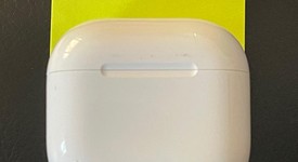 Used
													Apple AirPods 4th Gen - Active Noise Cancellation, photo 2 of 5