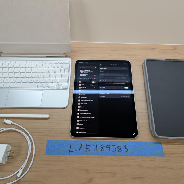 Apple iPad Pro 11 inch (M4) 2024 - Wi-Fi, 256 GB, Silver, 8 GB, A2836, Standard Glass