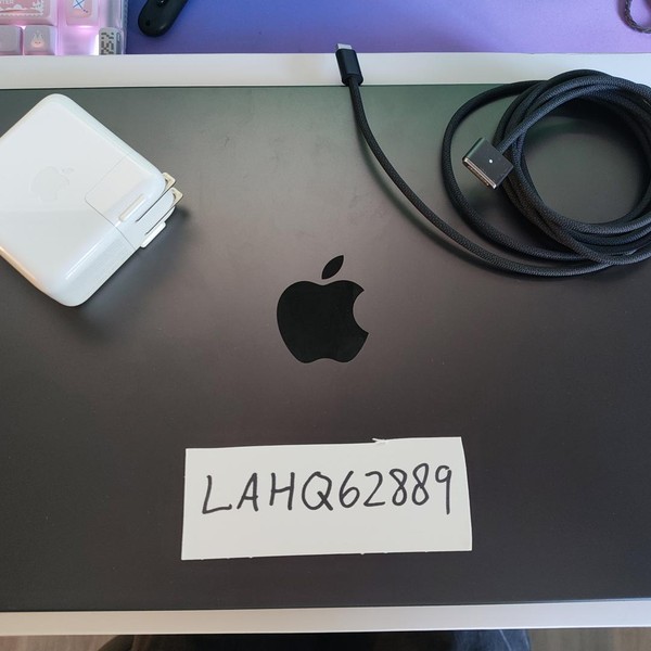MacBook Pro 2026 - 14 inch (M5) - 1 TB, Space Black, 16 GB, Apple M5, Standard Display