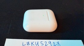 Used
													Apple AirPods 2nd Gen - Wireless Case, photo 3 of 8