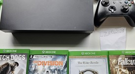 Mint
													Xbox One X (2017) - Black, Standard, photo 5 of 6